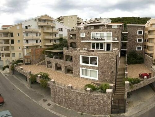 Гостиница Contessa Apartments в Будве