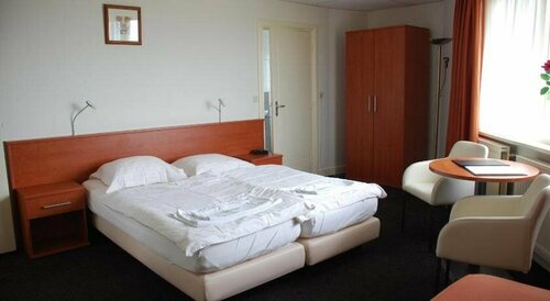 Гостиница Hotel-Restaurant 't Streefkerkse Huis в Заутеланде