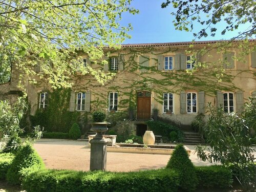 Гостиница Chateau De Jouques в Обани