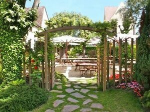 Гостиница Hôtel Aux Vieux Remparts, The Originals Relais