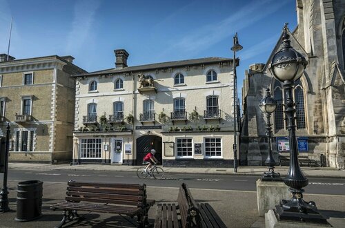 Гостиница The Golden Lion Hotel, St Ives, Cambridgeshire в Сенте-Айвз