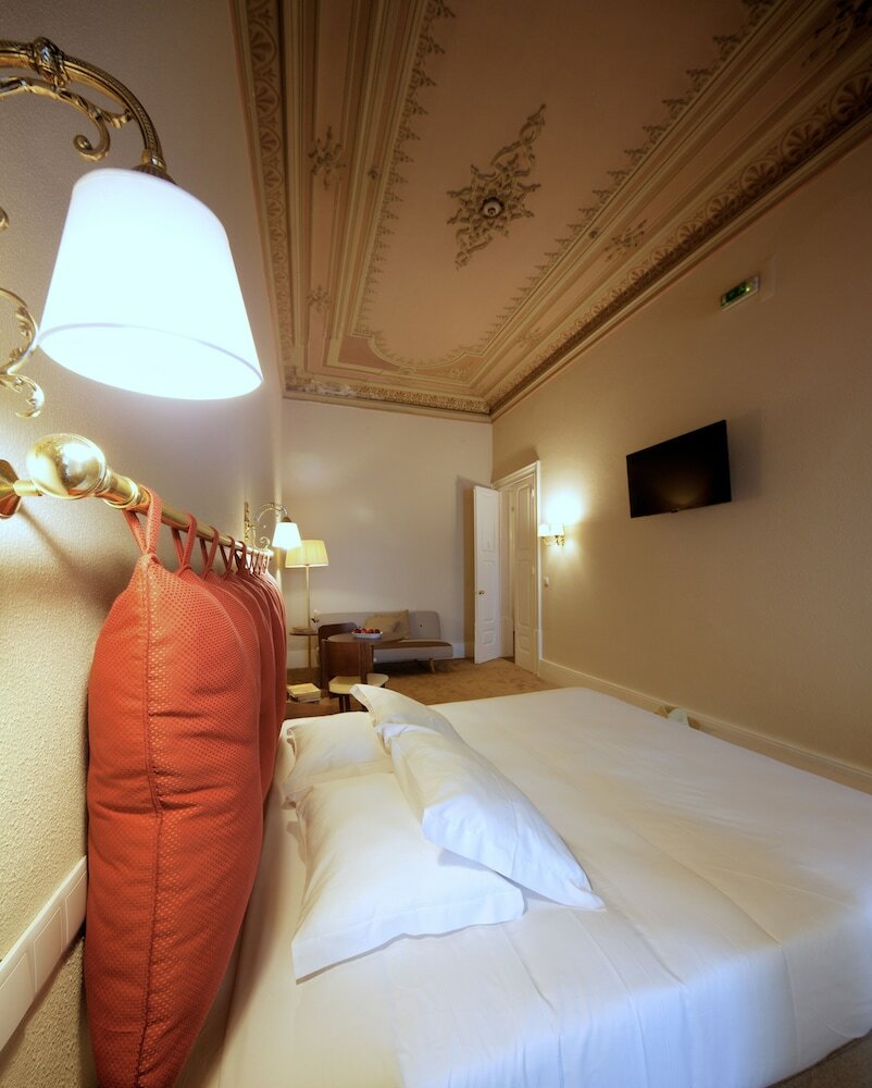 Фото The Rex Hotel