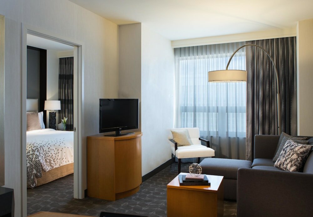 Фото Renaissance Chicago O'Hare Suites Hotel