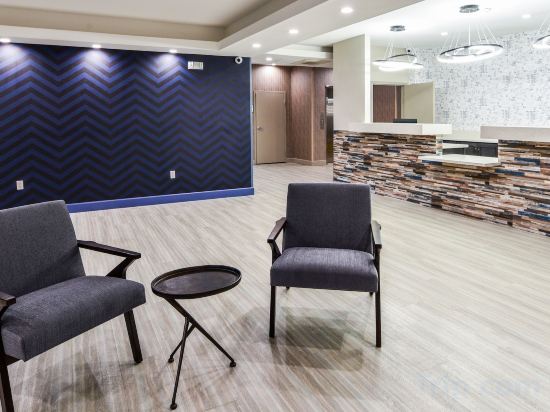 Фото Hollywood Inn Suites Hotel
