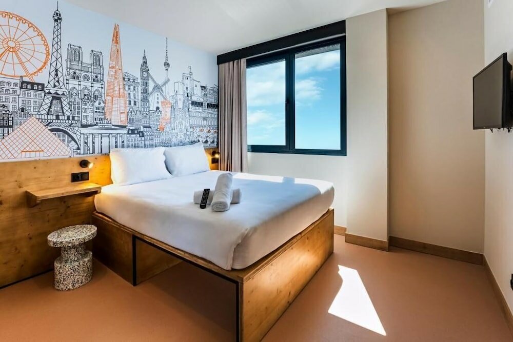 Фото EasyHotel Barcelona La Sagrera