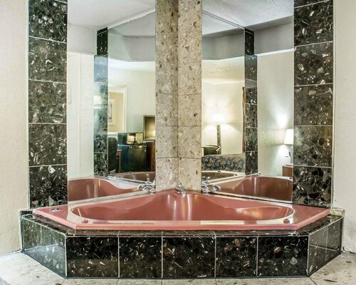 Гостиница Econo Lodge Scranton near Montage Mountain в Скрантоне