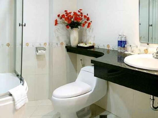 Фото Lakeside Palace Hotel