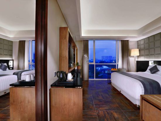 Фото Aston Pasteur Hotel