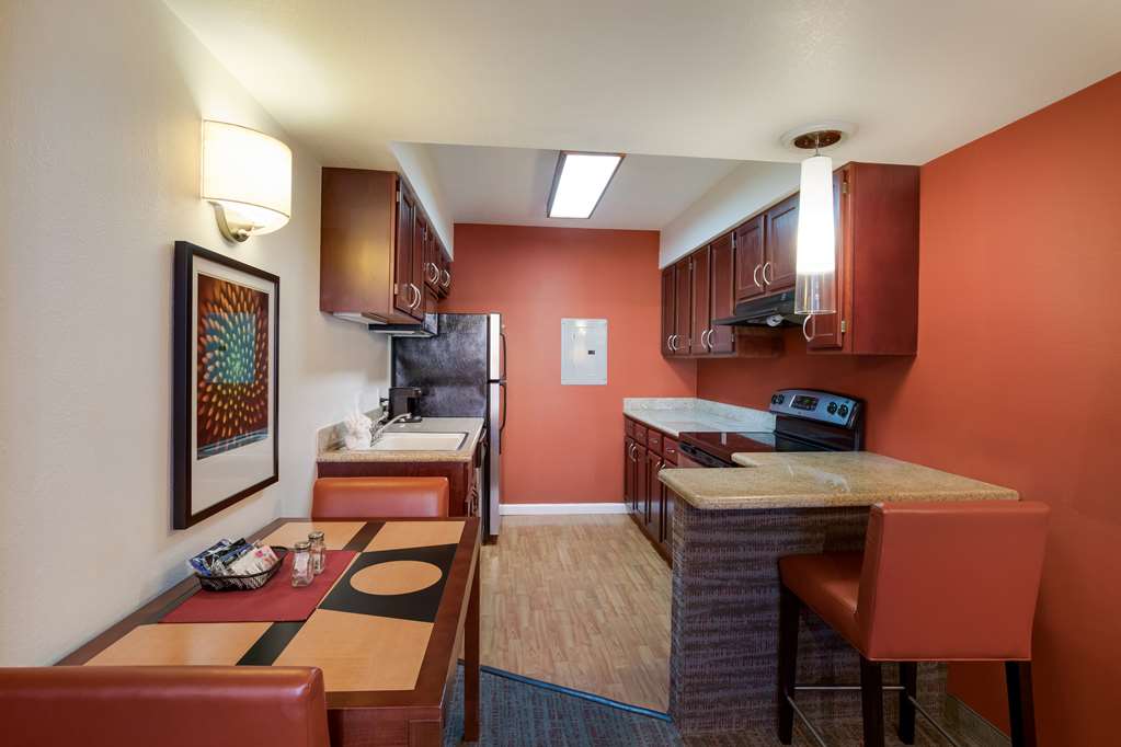 Фото SenS Suites Livermore, SureStay Collection by Best Western