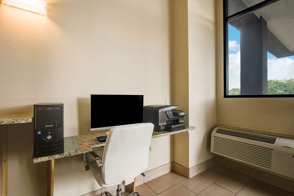 Фото Best Western Waukesha Grand