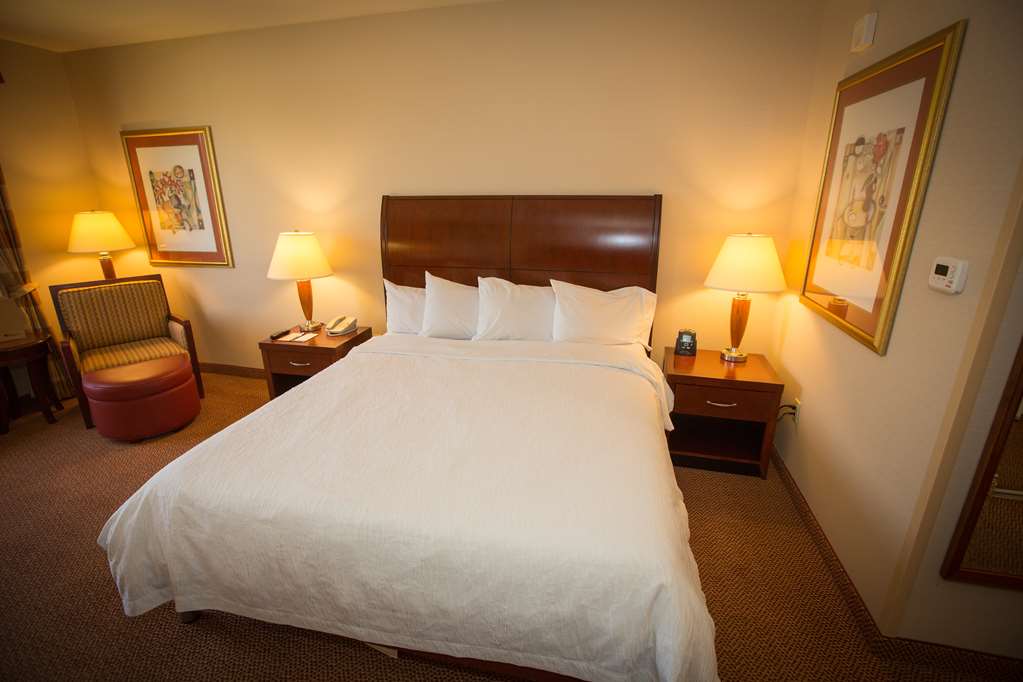 Фото Hilton Garden Inn Los Angeles Montebello