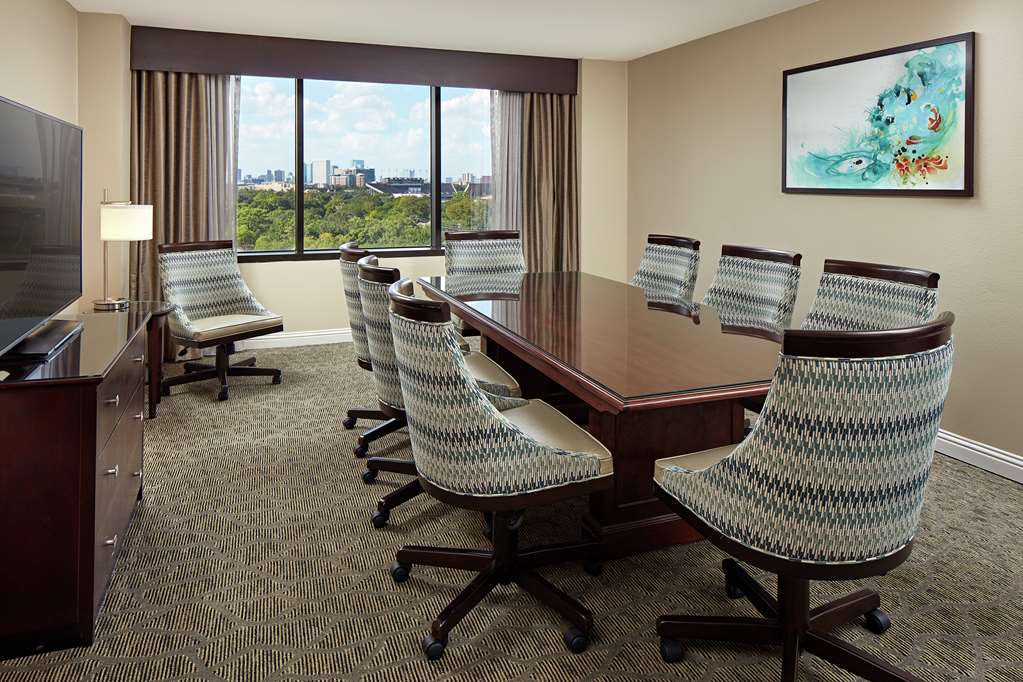 Фото Hilton Houston Plaza/Medical Center