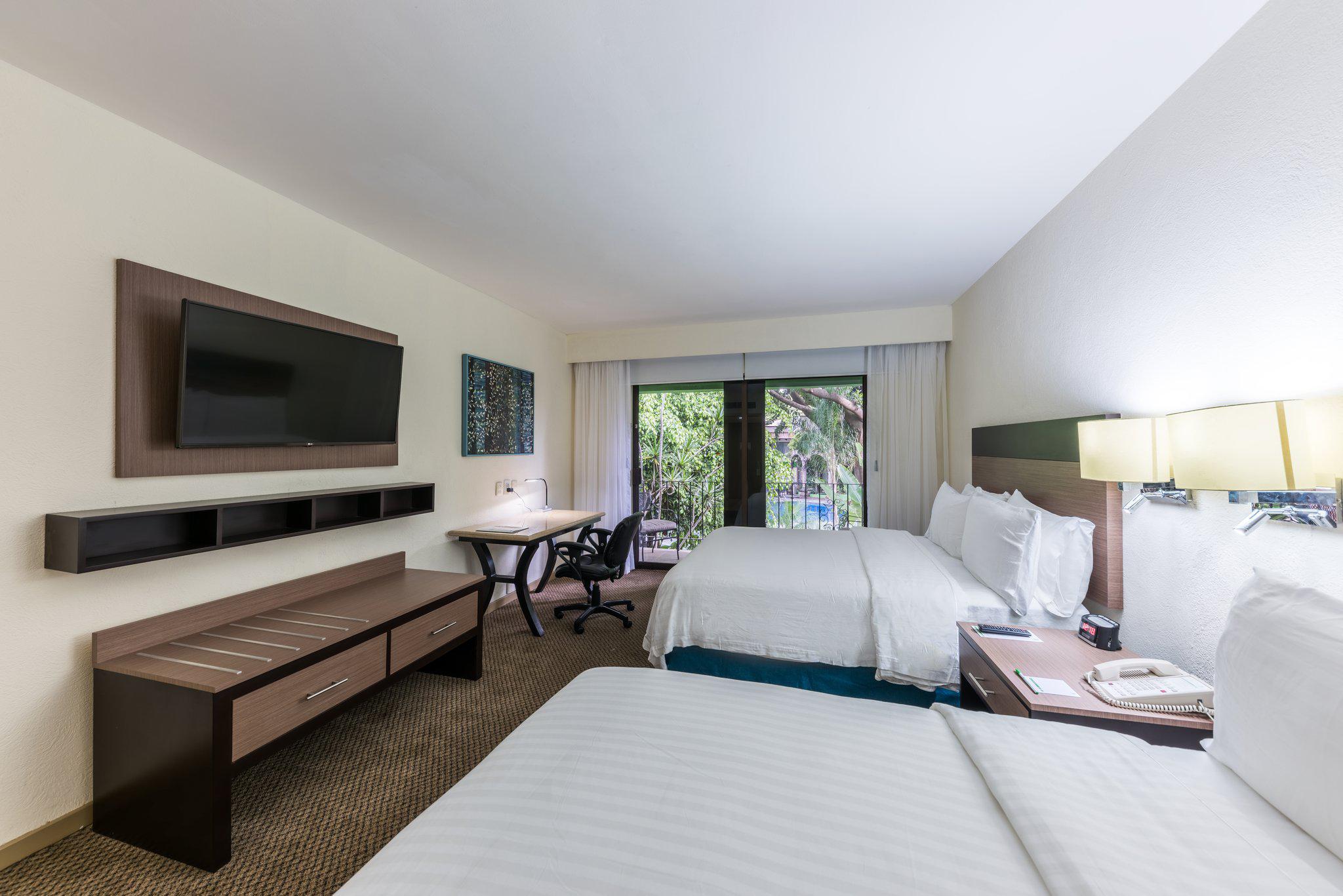 Фото Holiday Inn Guadalajara Expo