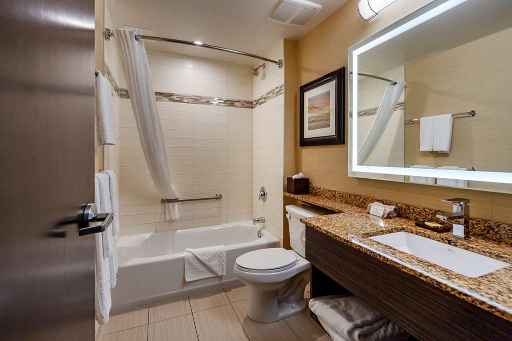 Фото Best Western Plus Drayton Valley All Suites