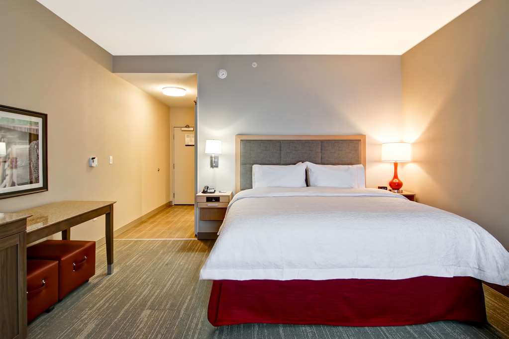Фото Hampton Inn & Suites by Hilton Grande Prairie