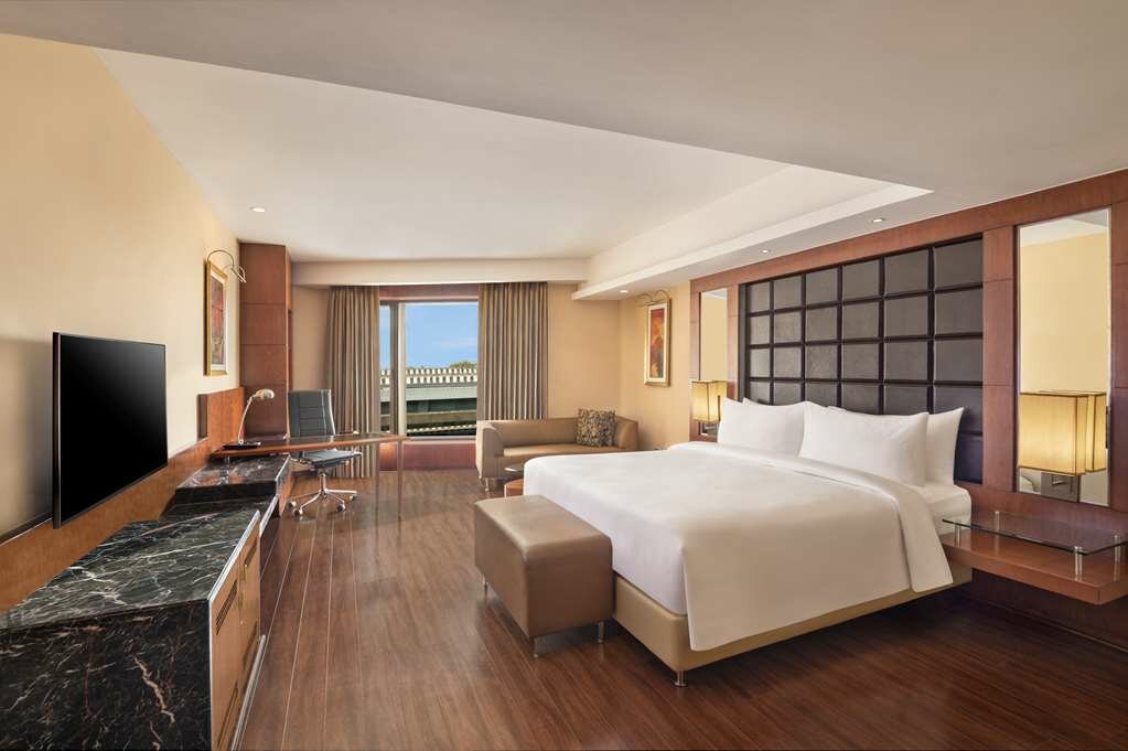 Фото Radisson Blu Plaza Hotel, Delhi Airport
