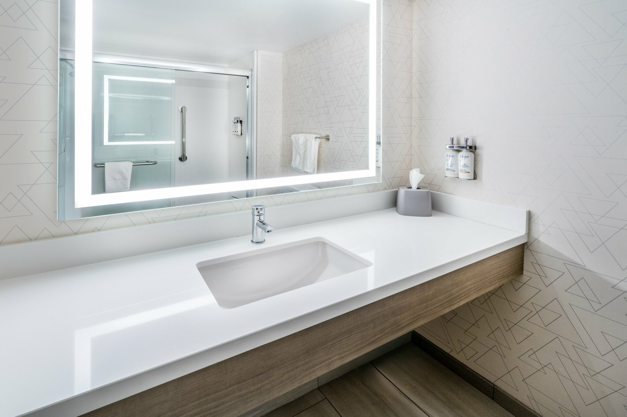 Фото Holiday Inn Express Hotel & Suites - Cheyenne, an Ihg Hotel