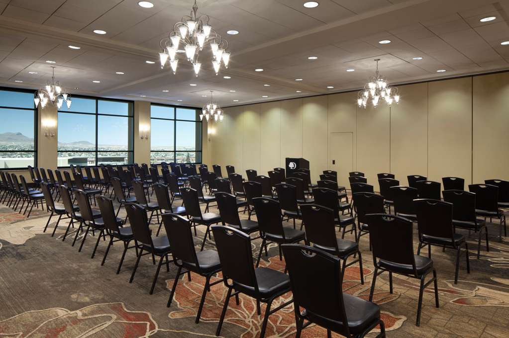 Фото DoubleTree by Hilton El Paso Downtown