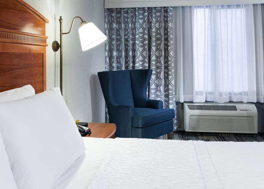 Фото Hampton Inn & Suites Tulare
