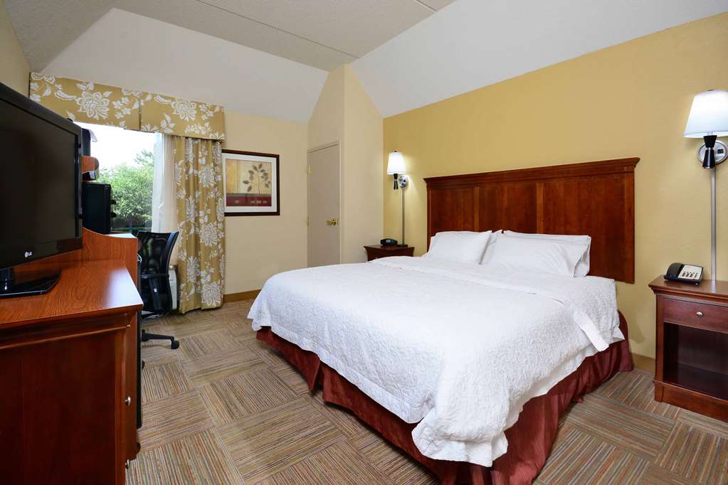 Фото Hampton Inn Raleigh-Capital Blvd. North