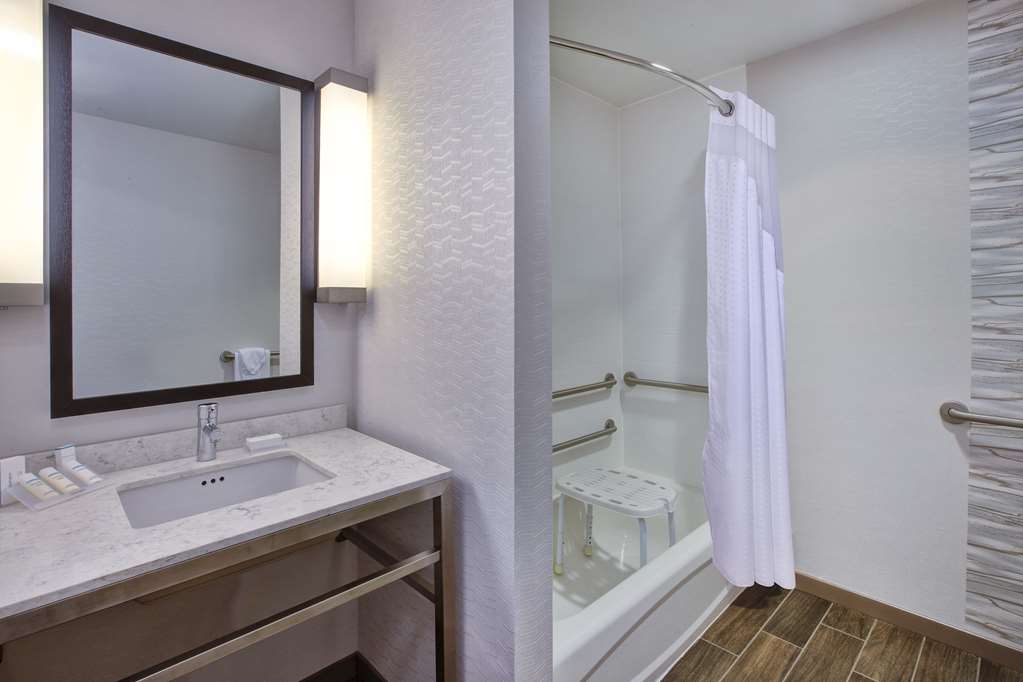 Фото Hilton Garden Inn Chesterton