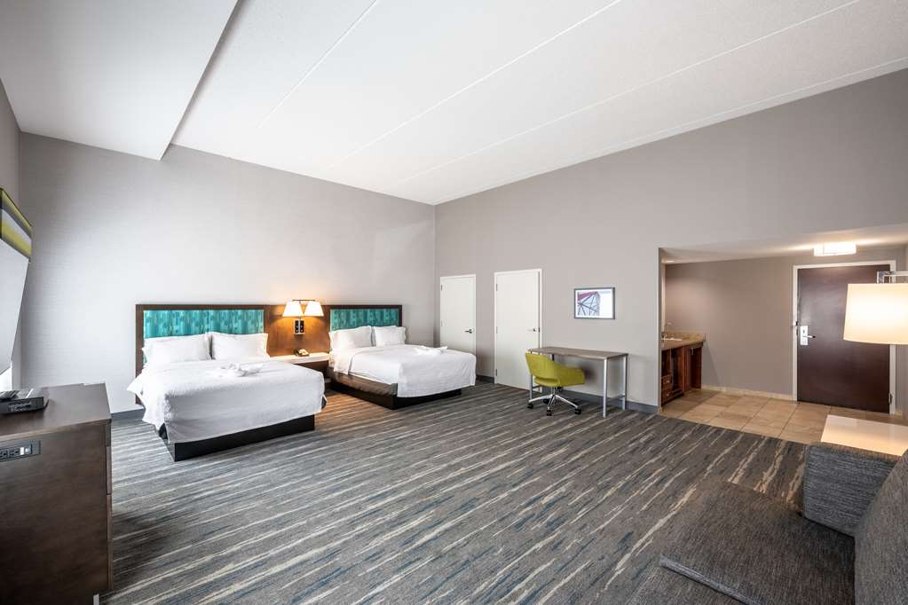 Фото Hampton Inn & Suites Poughkeepsie