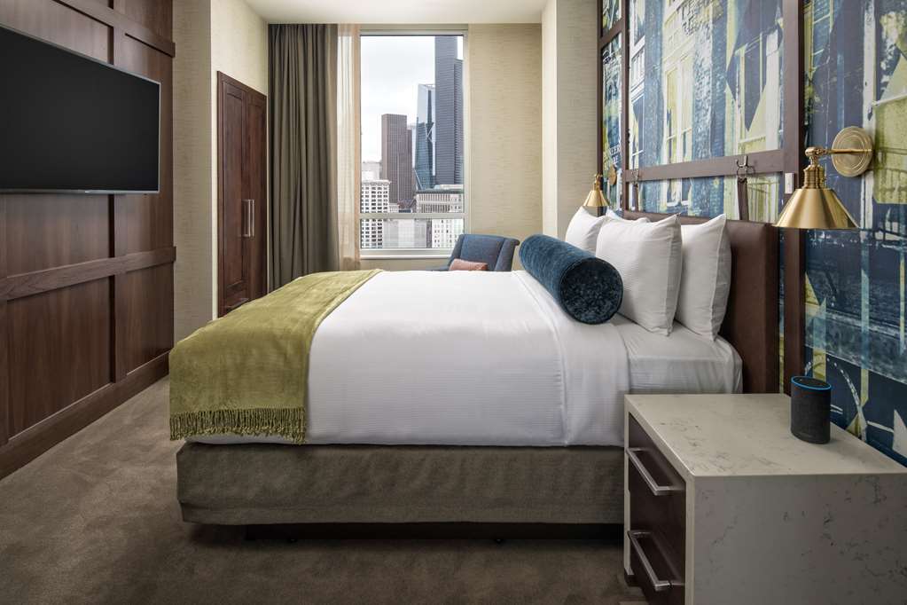Фото Embassy Suites by Hilton Seattle Downtown Pioneer Square