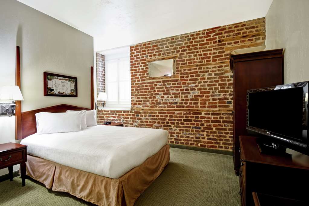 Фото Embassy Suites by Hilton Charleston Historic District