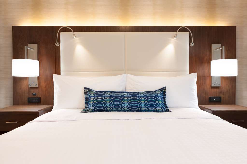 Фото Homewood Suites by Hilton Arlington Rosslyn Key Bridge