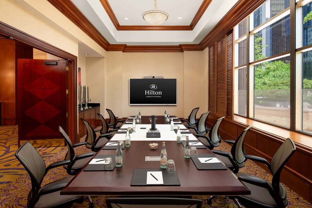 Фото Hilton Charlotte Uptown