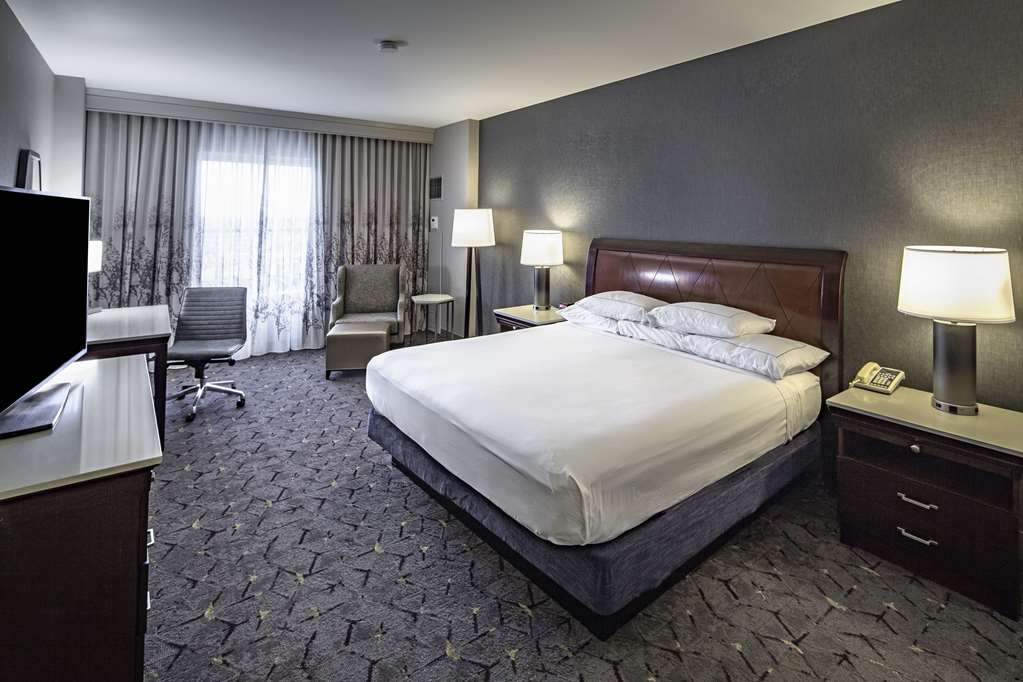 Фото DoubleTree by Hilton Hotel Modesto