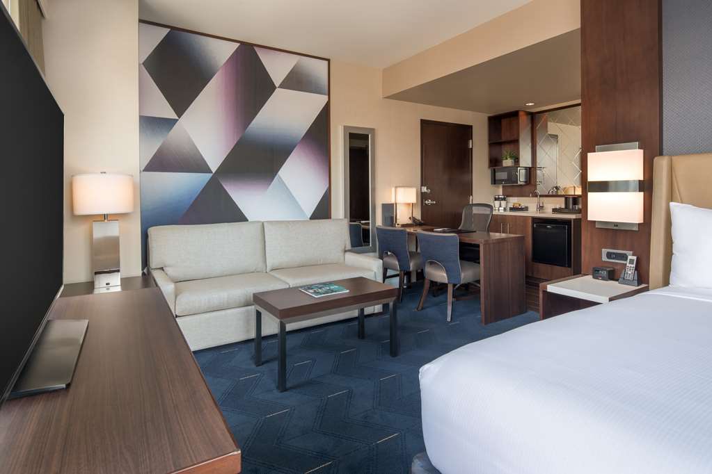 Фото Embassy Suites by Hilton Seattle Downtown Pioneer Square