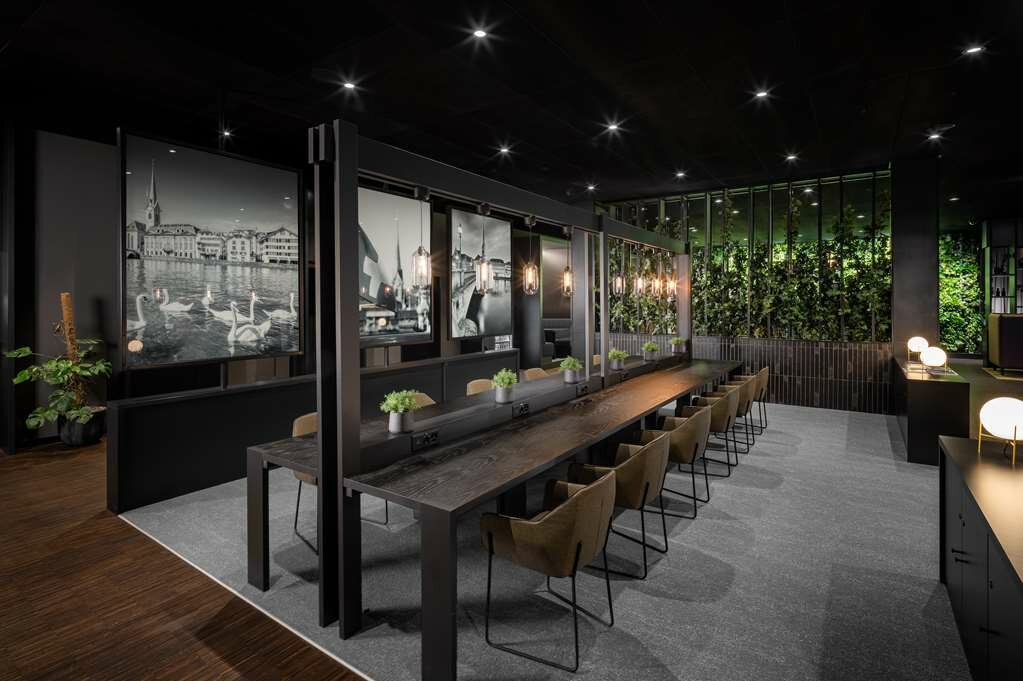 Фото Radisson Hotel & Suites Zurich 