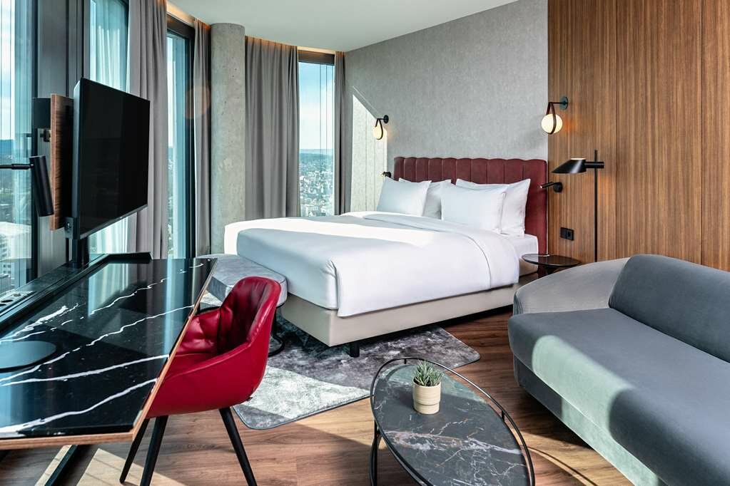 Фото Radisson Blu Hotel At Porsche Design Tower Stuttgart