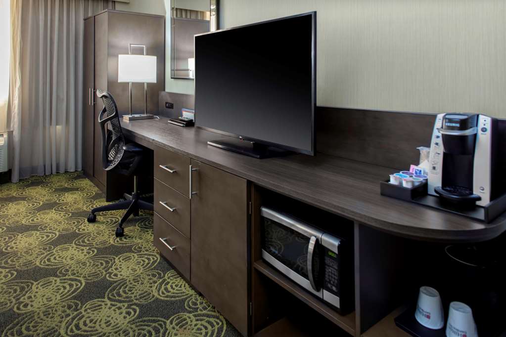 Фото Hilton Garden Inn Reagan National Airport