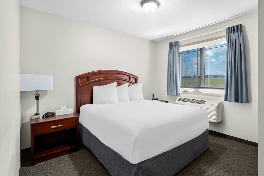 Фото Surestay Plus by Best Western Hardisty