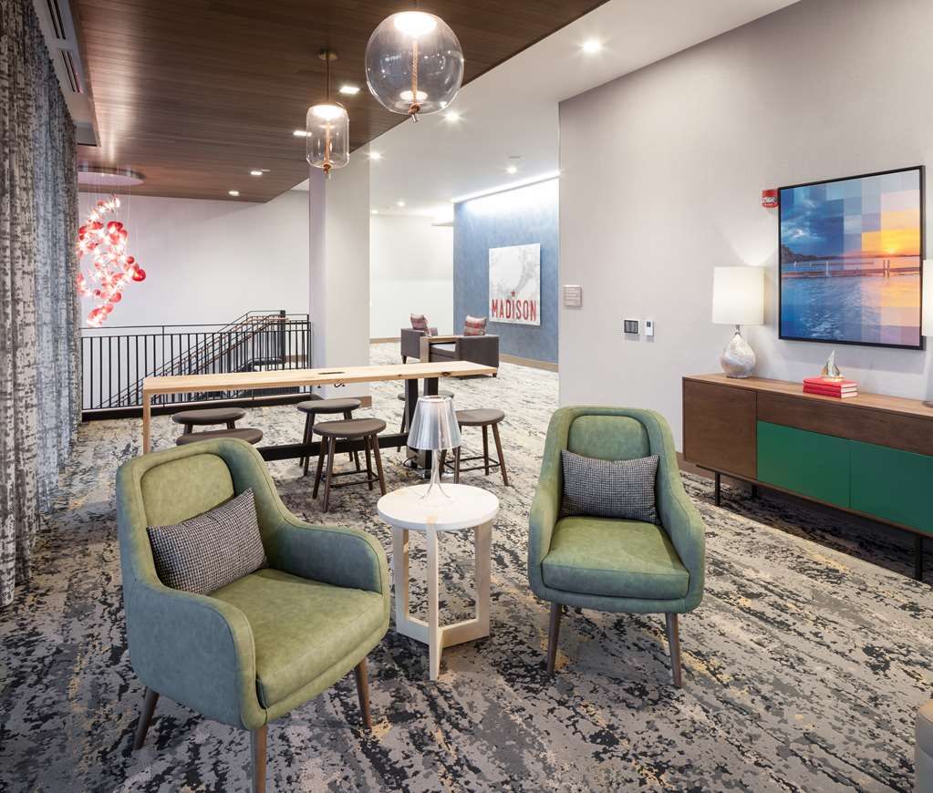 Фото Hilton Garden Inn Madison Downtown