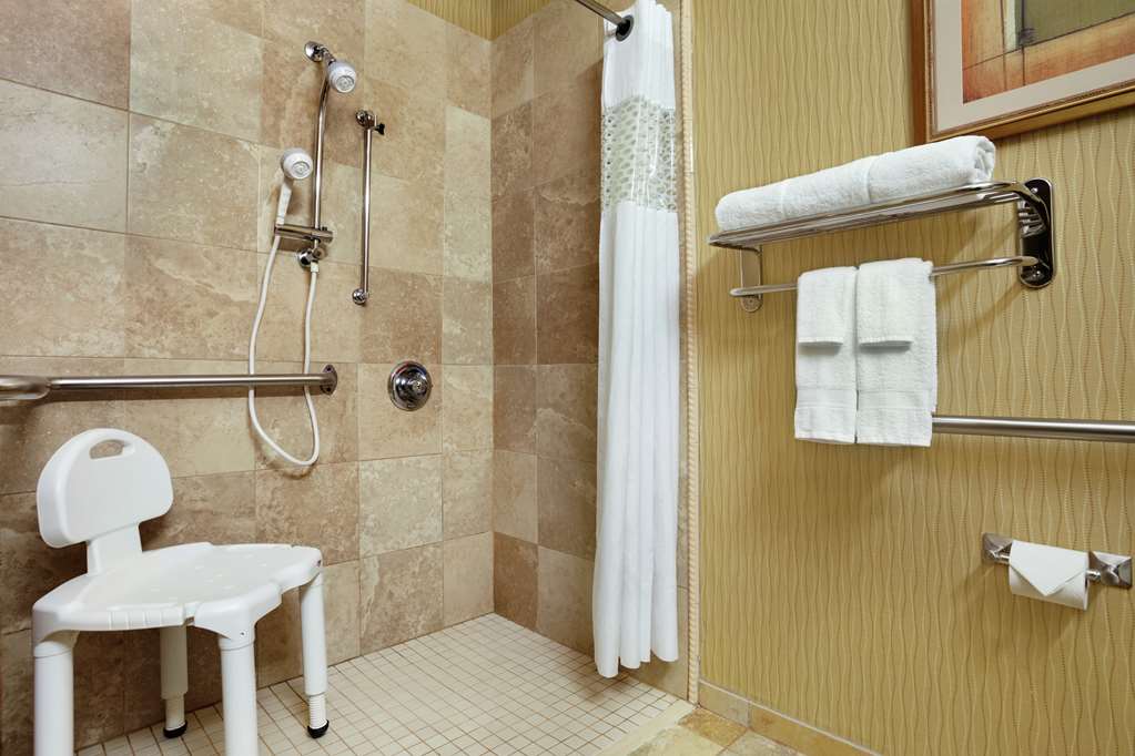 Фото Hampton Inn Findlay
