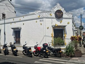 Macondo (Valle del Cauca, Municipio de Santiago de Cali, Comuna 3, Calle 3), cafe
