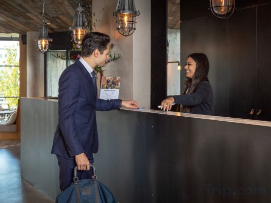 Фото Urban Lodge Hotel