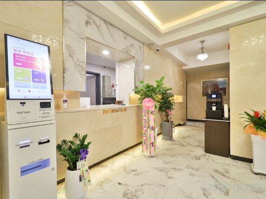 Фото Changwon Jinhae Almond Hotel