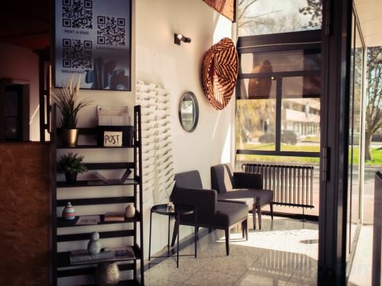 Фото Urban Hotel The Golden Stork