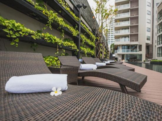 Фото Golden Tulip Pattaya Beach Resort