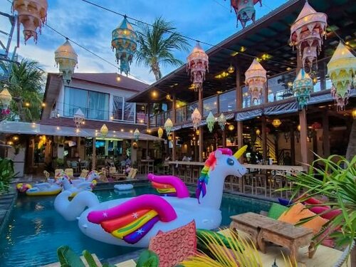 Внешний вид отеля Pesona Beach Resort & SPA в Ломбоке Утаре, фото 4