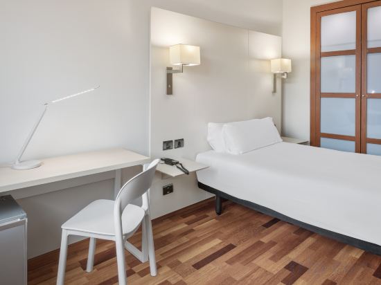 Фото B&b Hotel Granada Estacion