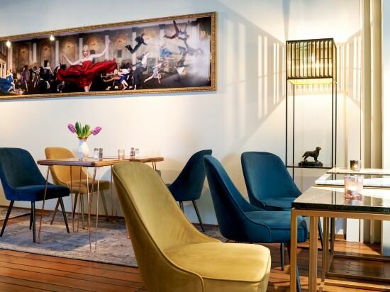 Фото Townhouse Boutique Hotel