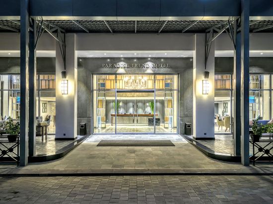 Фото Paradise Suites Hotel