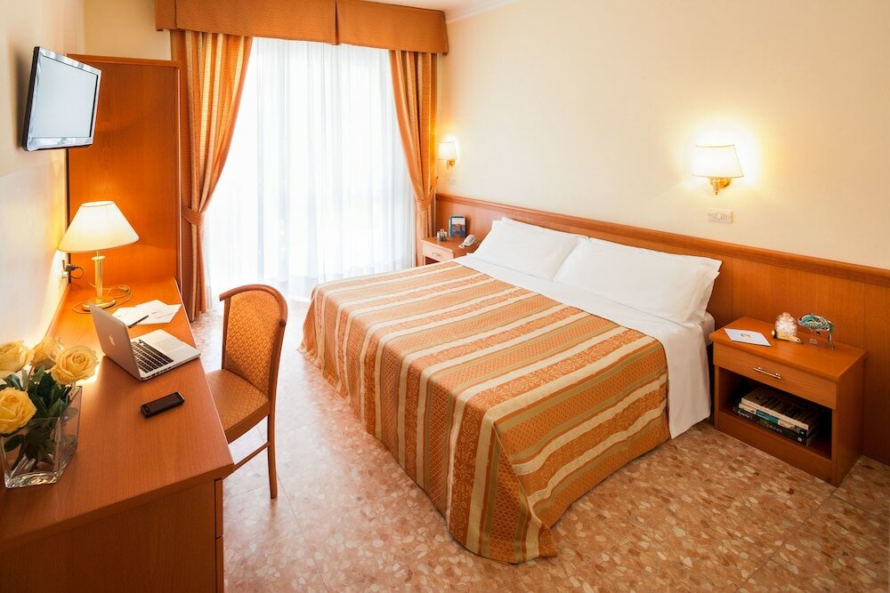 Фото Hotel Centrale Curtis