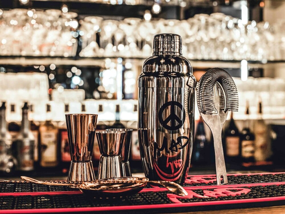 Фото Ibis Styles Lausanne Center Mad House