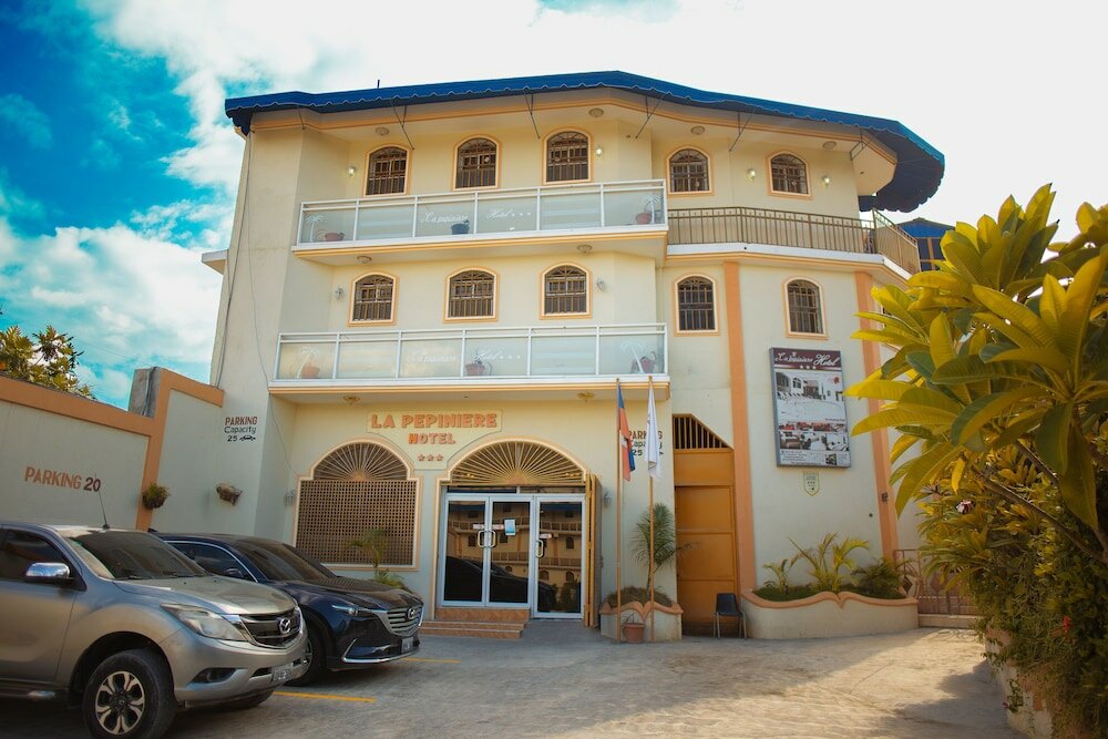 Фото отеля 1